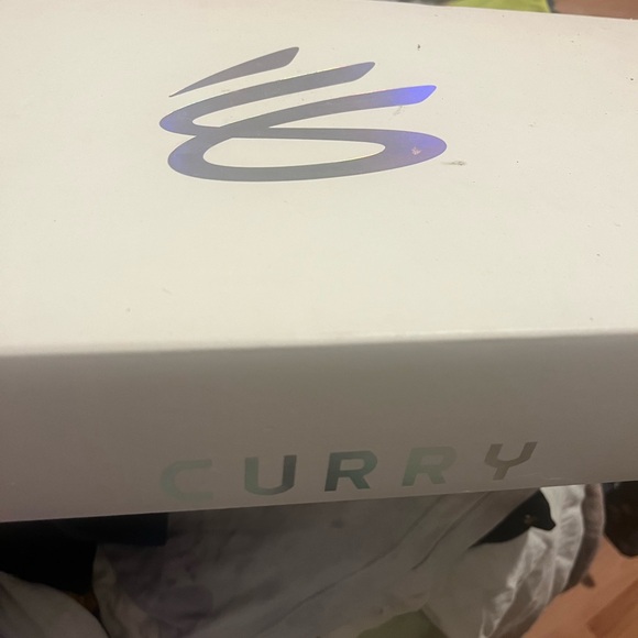 The Curry 8 golden size 11.5 - Picture 4 of 4